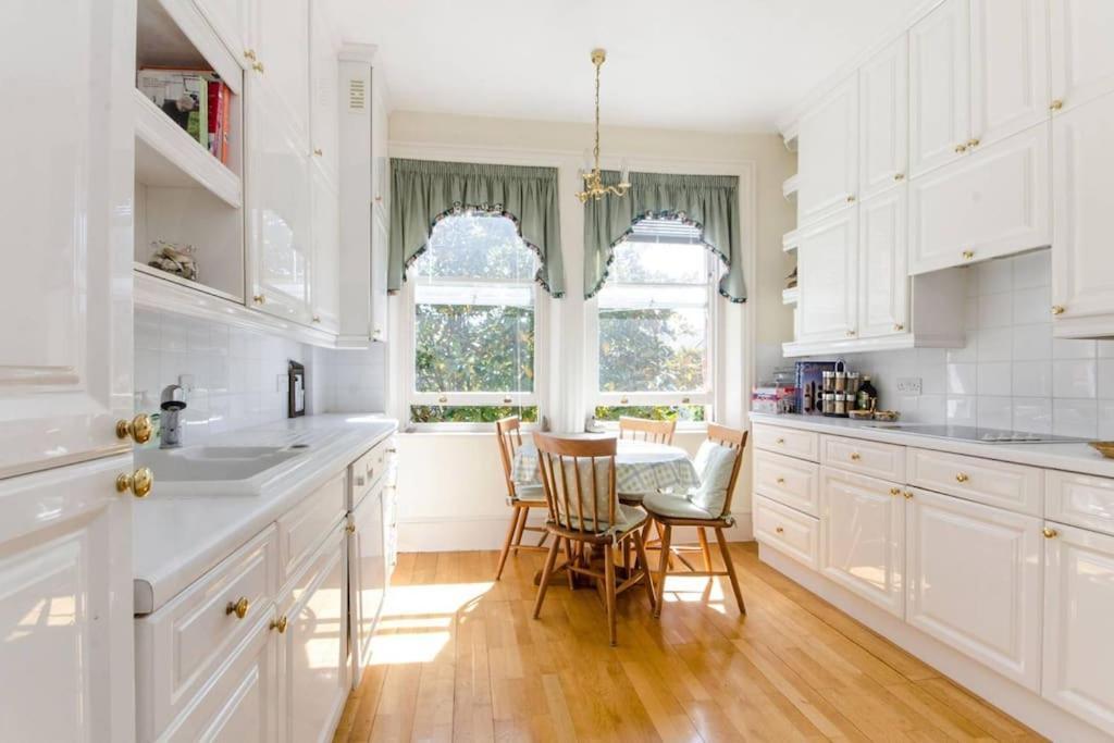 Large 3 Bed Flat In Central Wimbledon Londyn Zewnętrze zdjęcie
