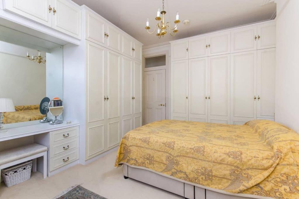 Large 3 Bed Flat In Central Wimbledon Londyn Zewnętrze zdjęcie